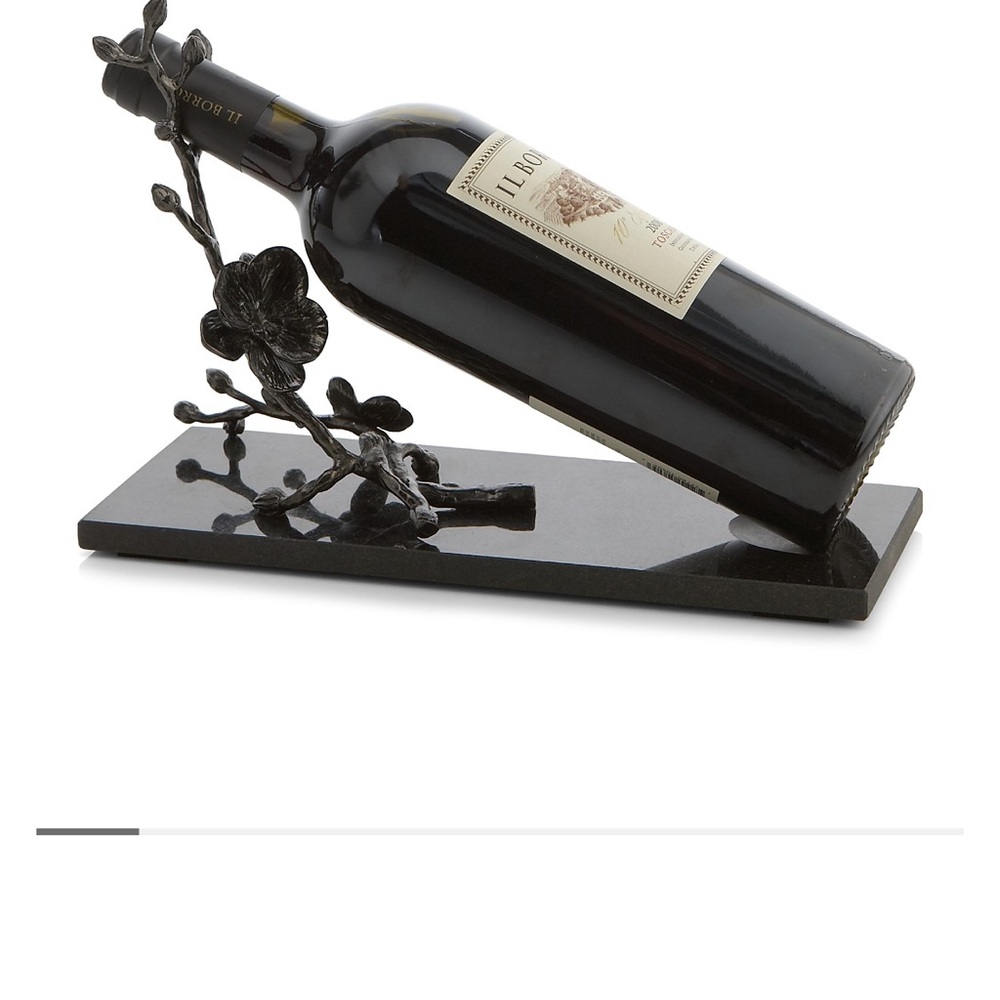 Elegant Black Wine Bottle Holder